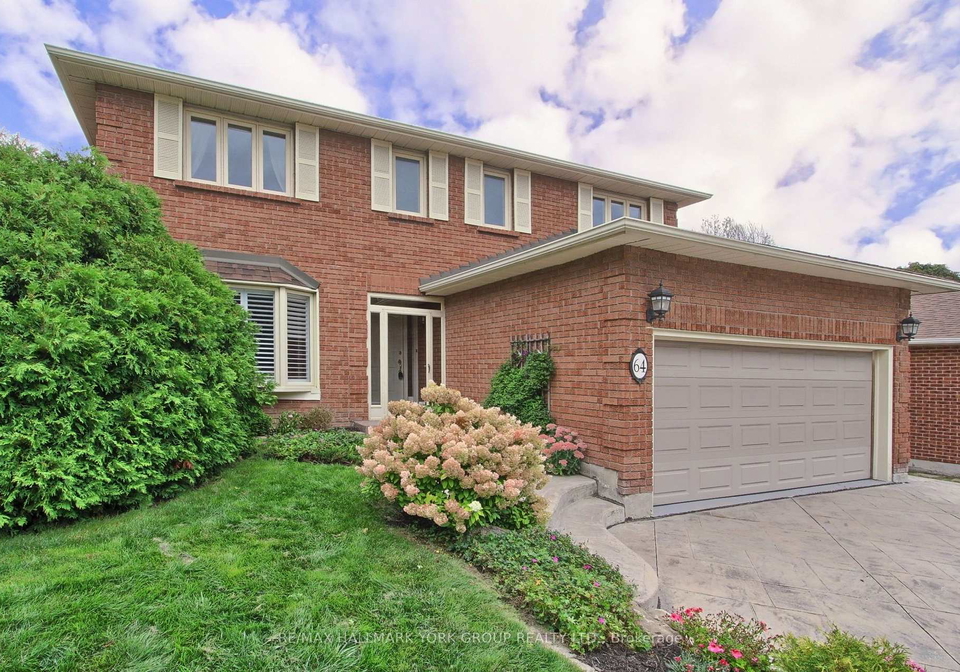 64-golf-links-drive-aurora-ontario-n13792668