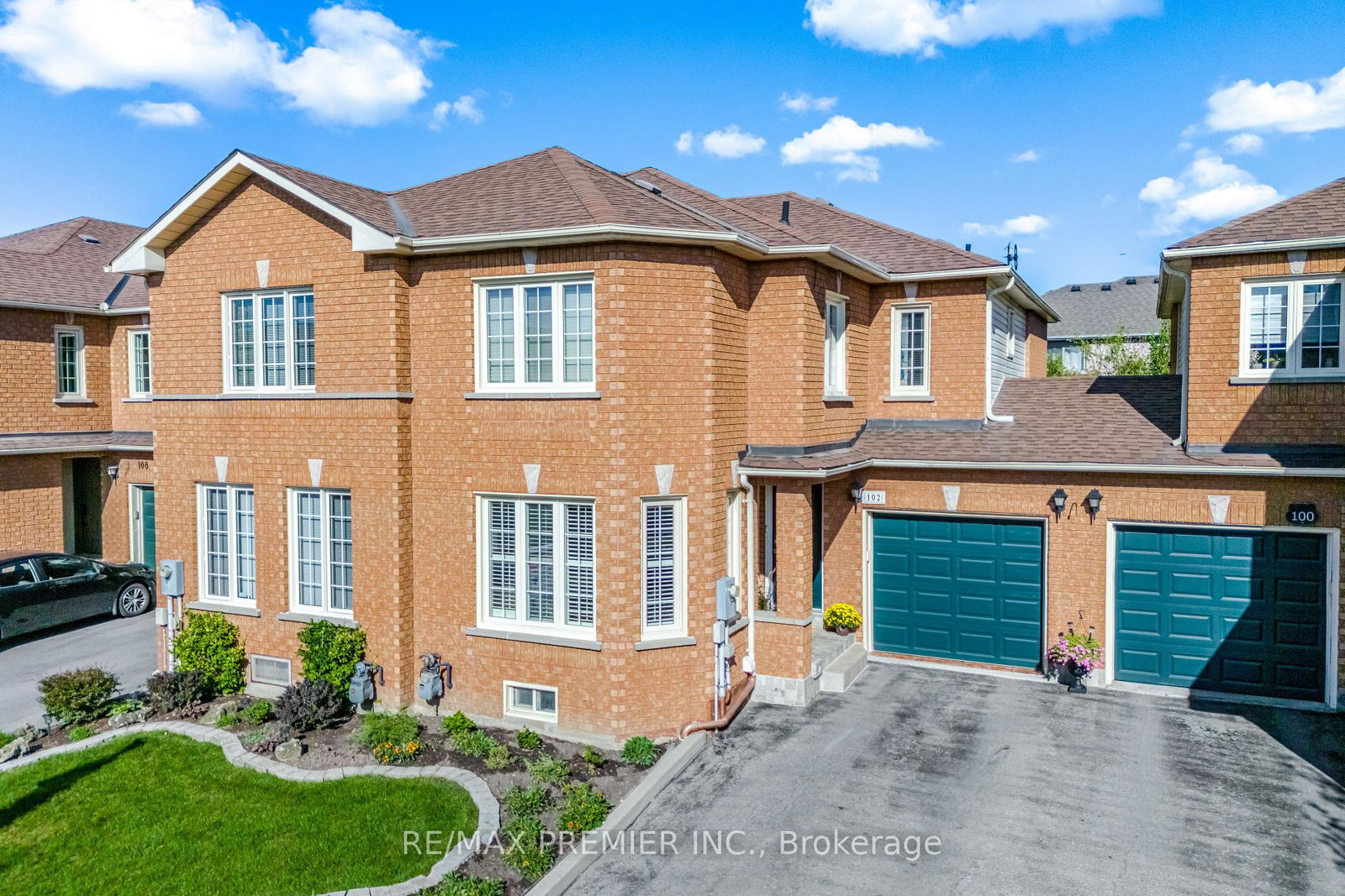 102-pinedale-gate-vaughan-ontario-n13793172
