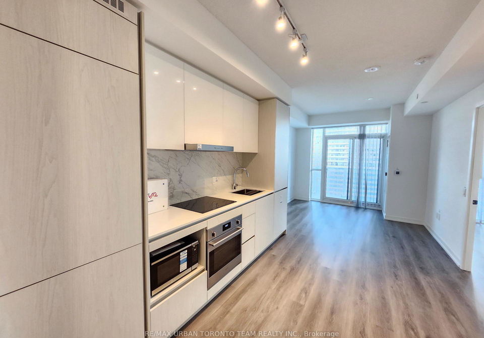28-interchange-way-vaughan-ontario-n13794276
