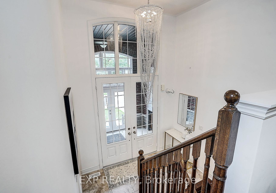 574-sweetwater-crescent-newmarket-ontario-n13795100