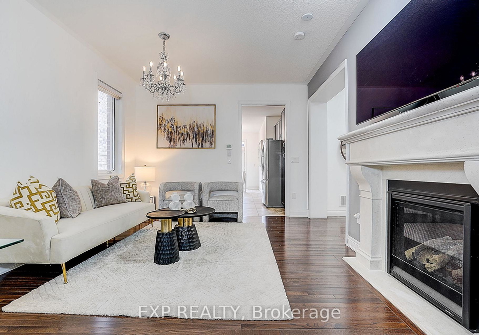 574-sweetwater-crescent-newmarket-ontario-n13795100