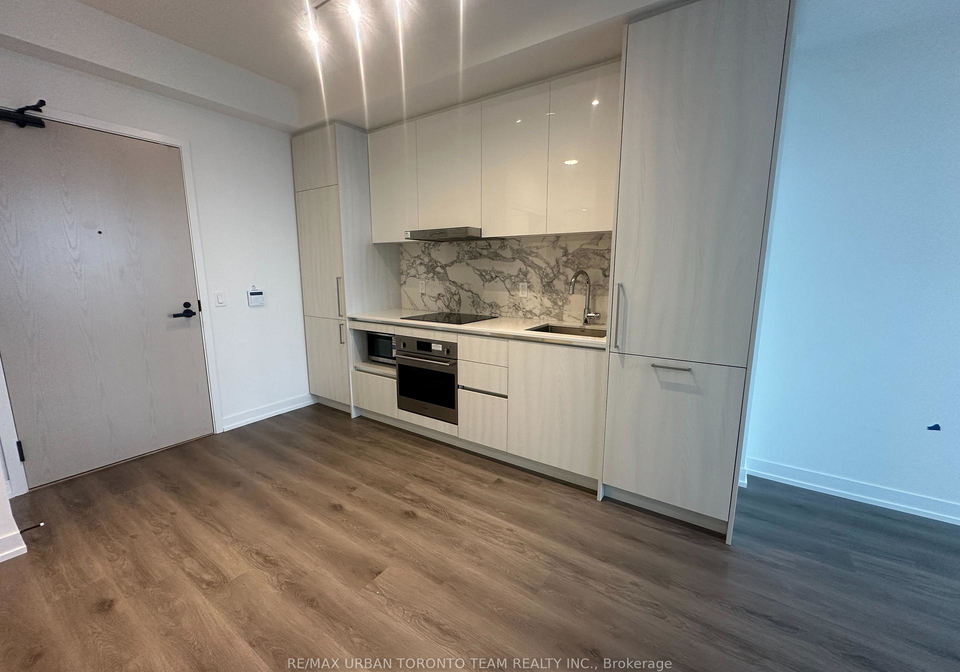 225-commerce-st-street-vaughan-ontario-n13796134