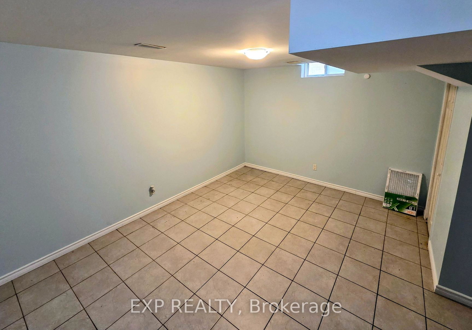 384-flagstone-way-newmarket-ontario-n13796314