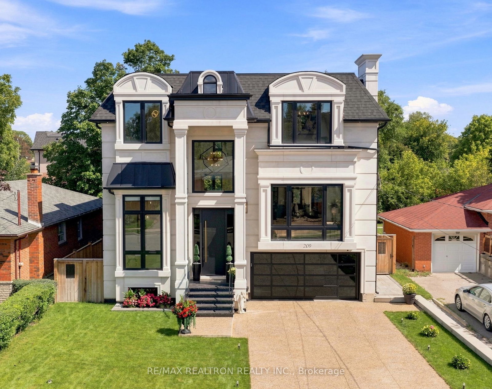 209-sussex-avenue-richmond-hill-ontario-n13799984