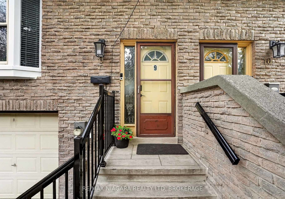 20castle-rock-drive-richmond-hill-ontario-n13800106