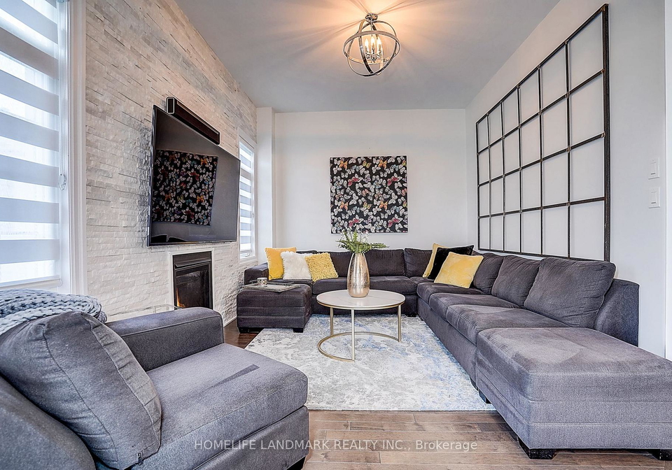 56-botelho-circle-aurora-ontario-n13800700