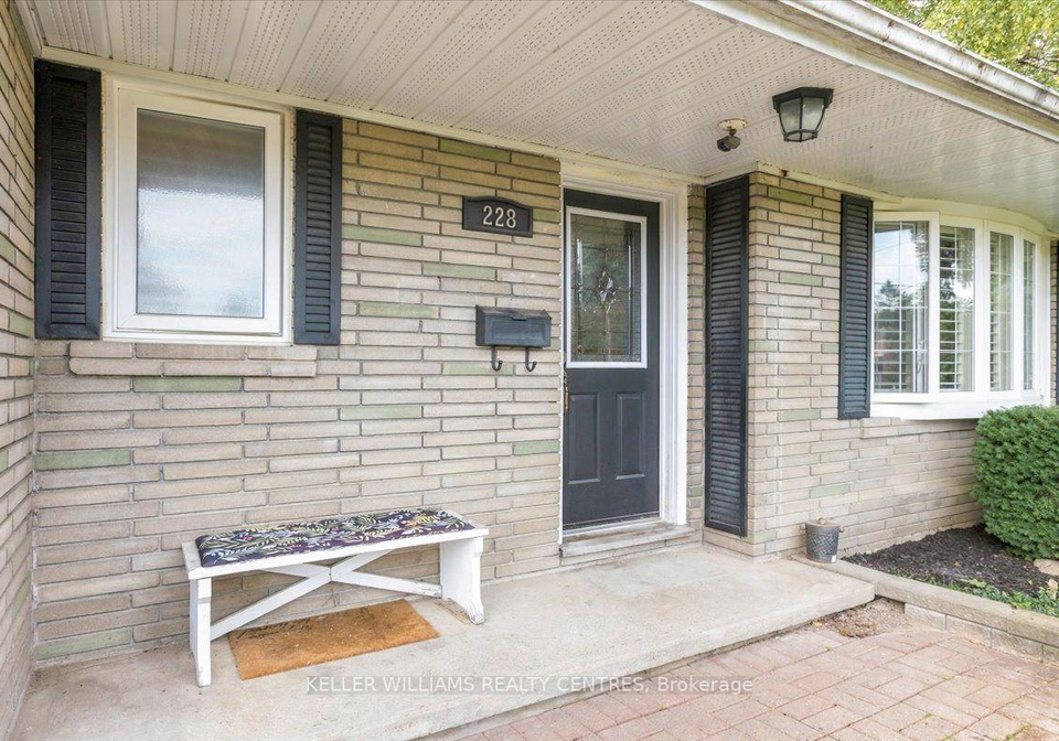 228-kathryn-crescent-newmarket-ontario-n13801794