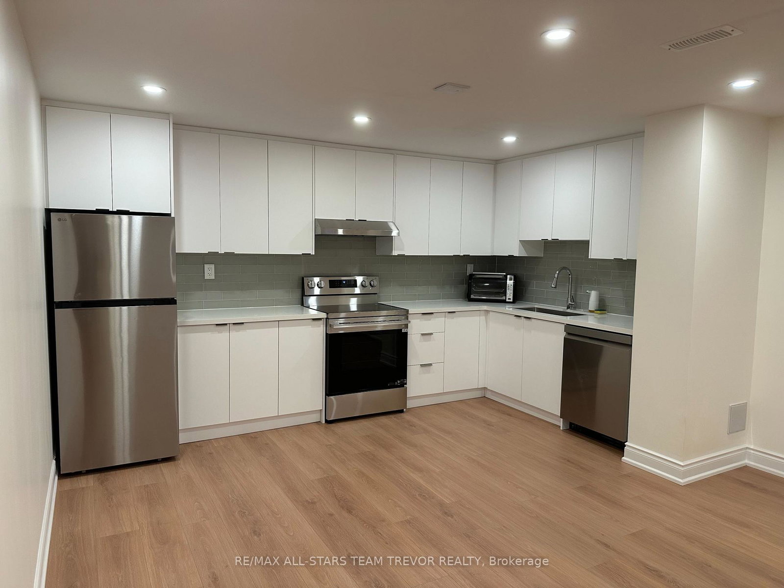 32-valleo-street-georgina-ontario-n13801814