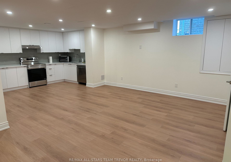 32-valleo-street-georgina-ontario-n13801814