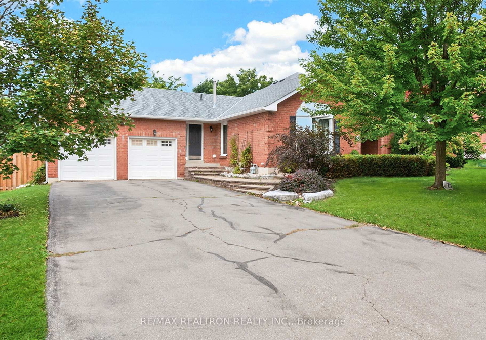 20-arthur-hall-drive-east-gwillimbury-ontario-n13803148