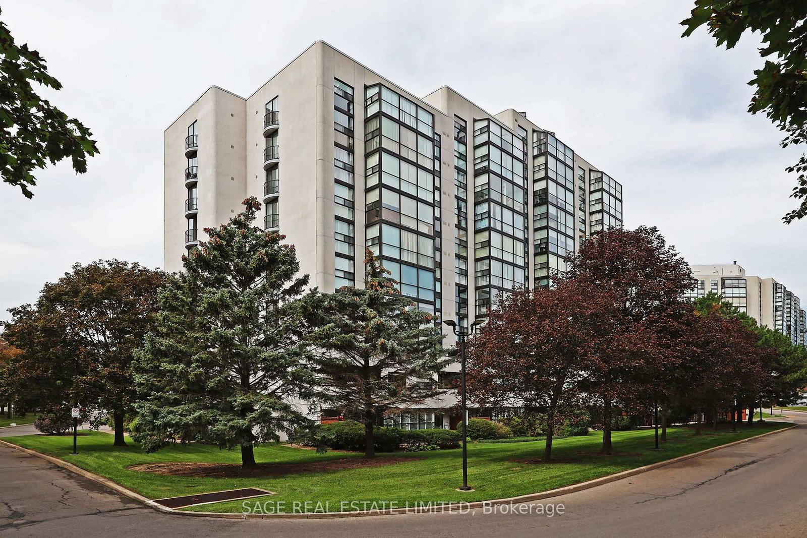 30-harding-boulevard-w-richmond-hill-ontario-n13803530