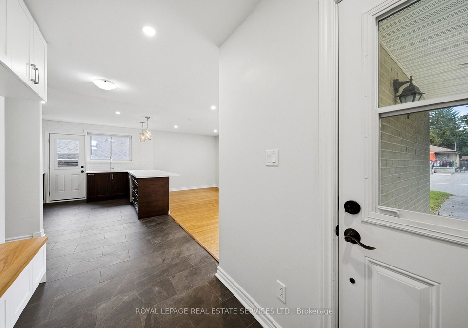 6-corbett-crescent-aurora-ontario-n13804314