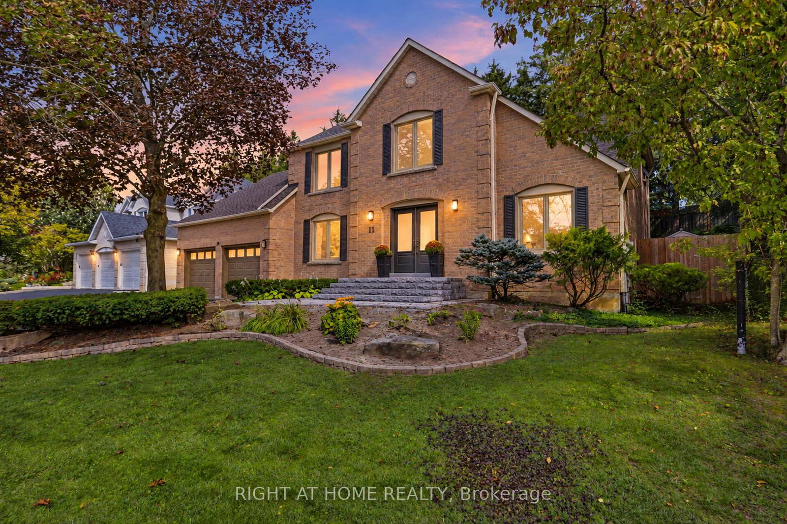 11-harrowsmith-place-richmond-hill-ontario-n13805278