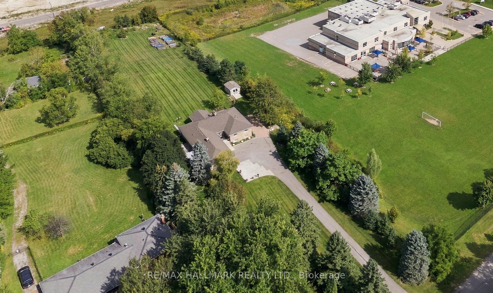 166-hillcrest-drive-east-gwillimbury-ontario-n13805592