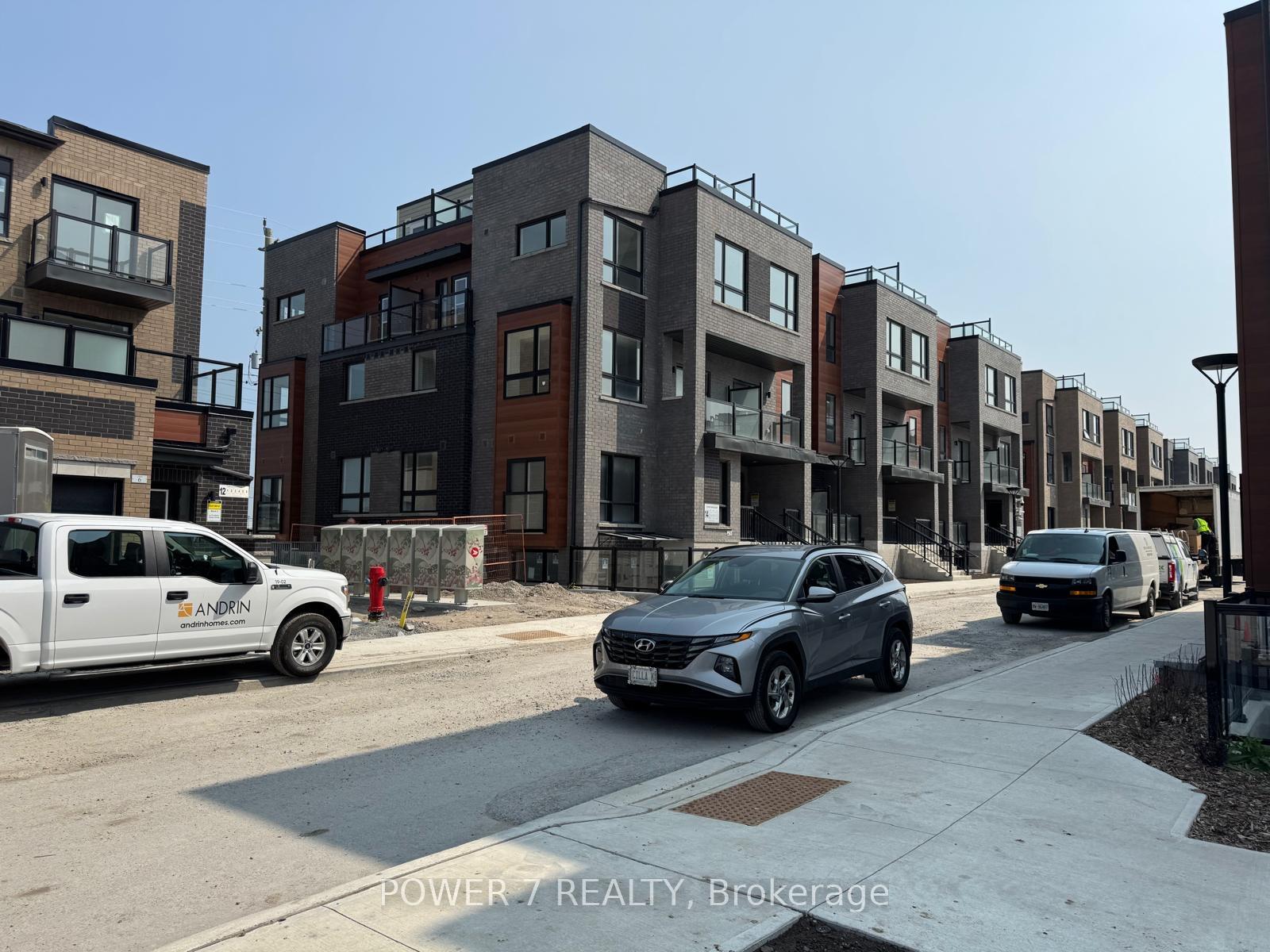 14-lytham-green-circle-newmarket-ontario-n13805958