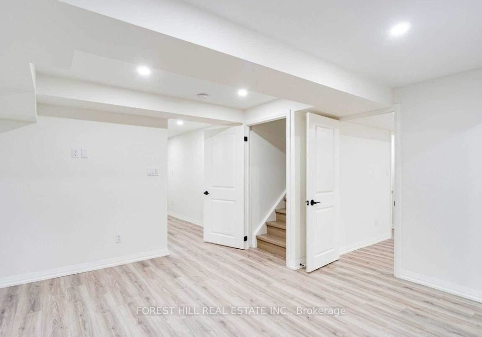 121-timberwolf-crescent-vaughan-ontario-n13809088