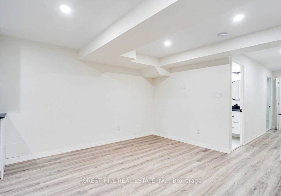 121-timberwolf-crescent-vaughan-ontario-n13809088