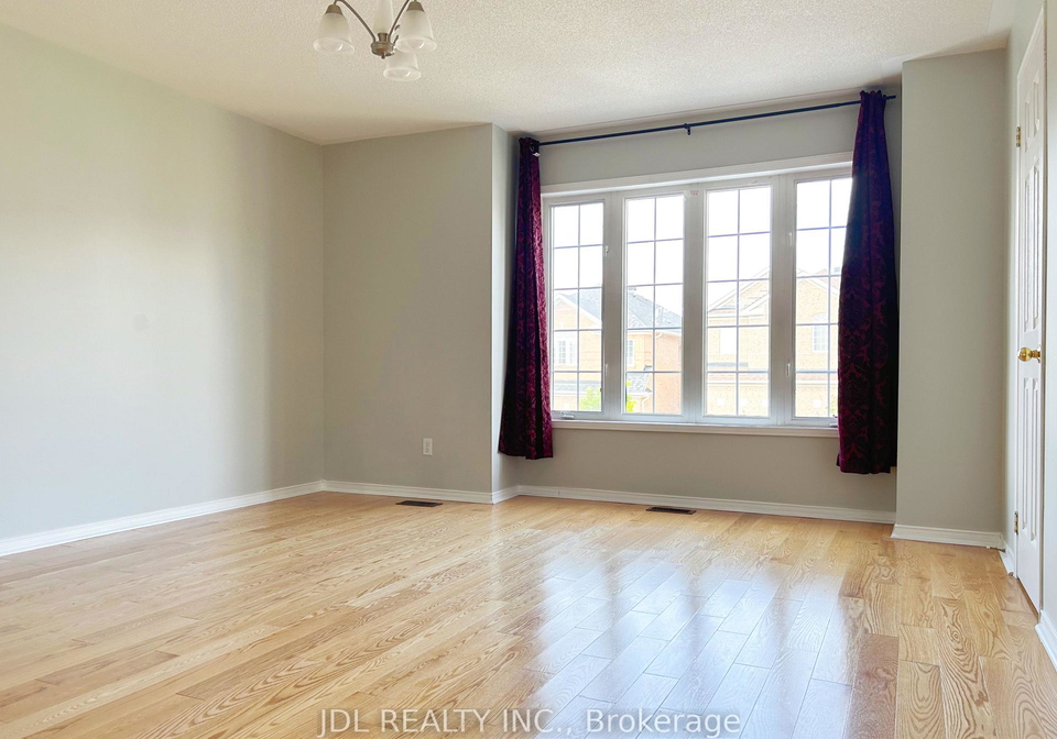 15-maffey-crescent-richmond-hill-ontario-n13809426