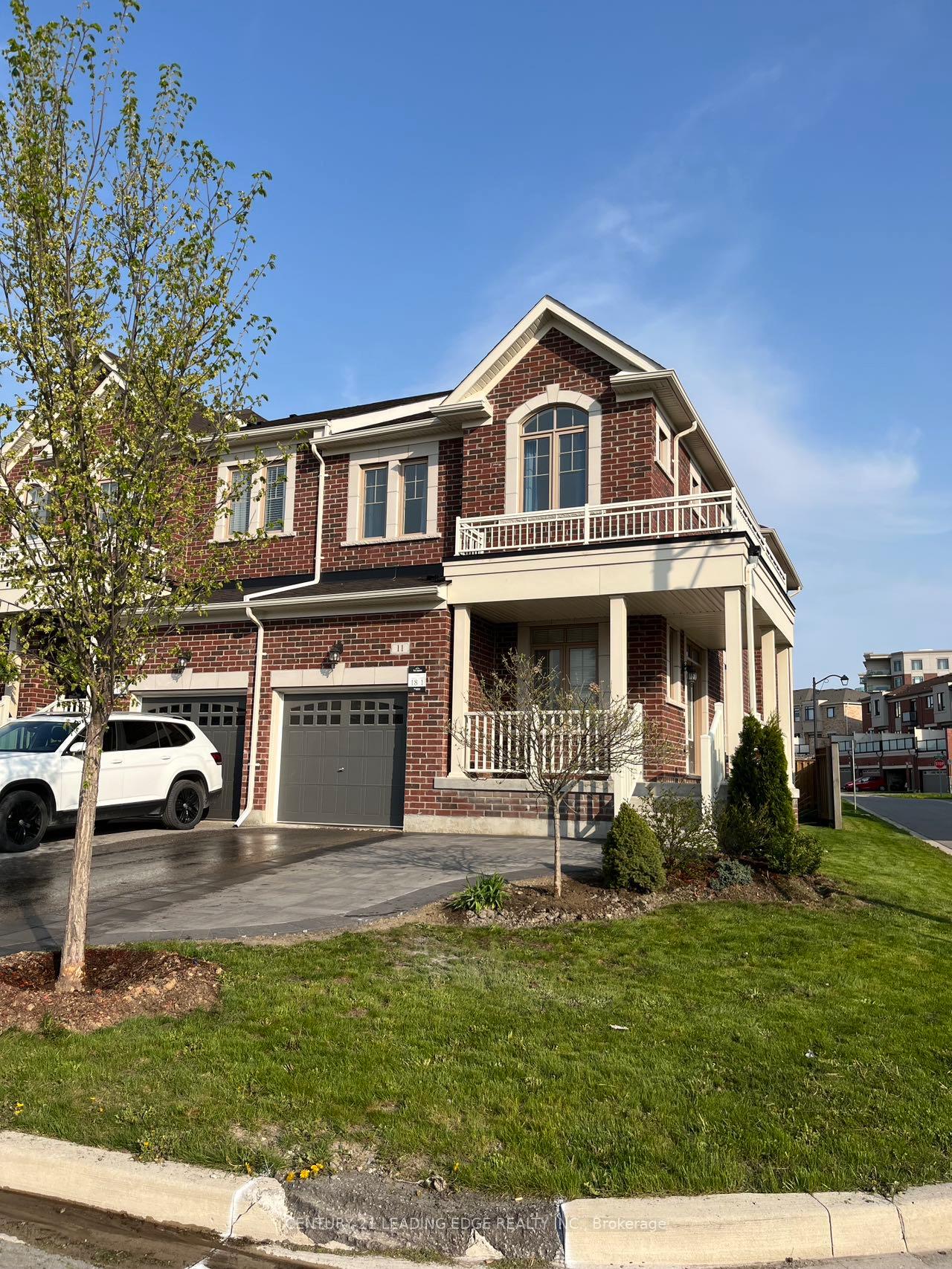 11-radial-drive-aurora-ontario-n13811404