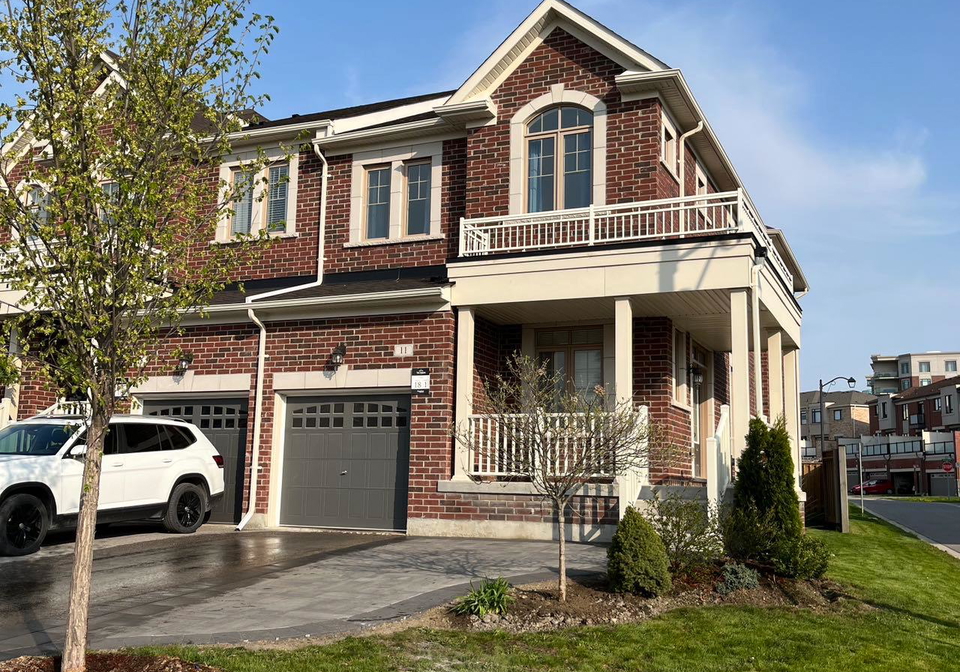 11-radial-drive-aurora-ontario-n13811404