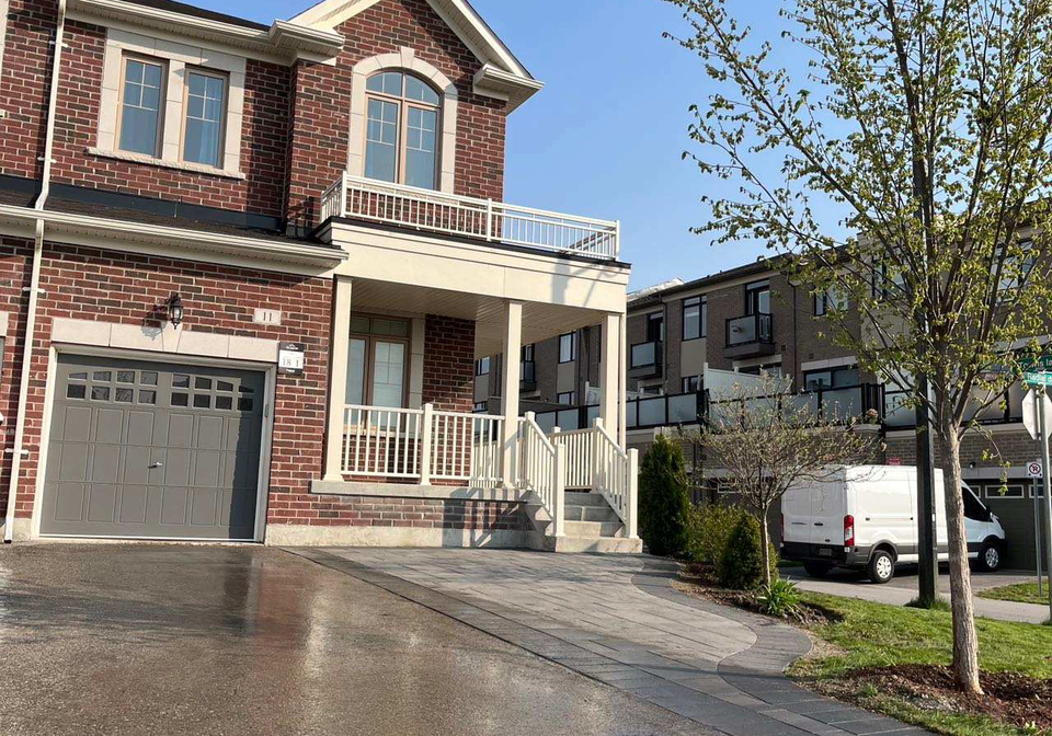 11-radial-drive-aurora-ontario-n13811404
