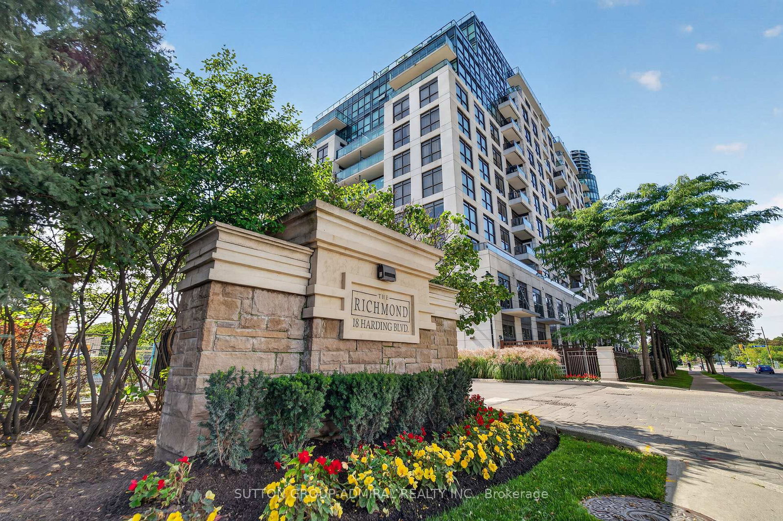 18-harding-boulevard-richmond-hill-ontario-n13814100