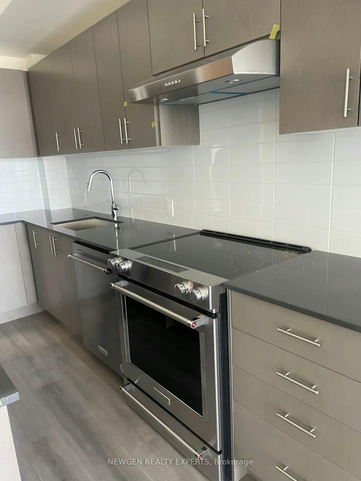 8960-jane-street-w-vaughan-ontario-n13815790