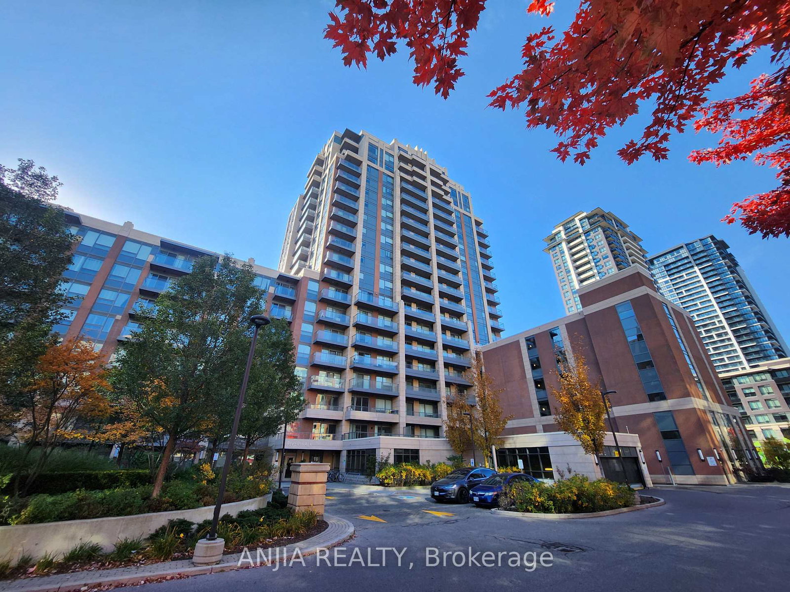 18-uptown-drive-markham-ontario-n13815842
