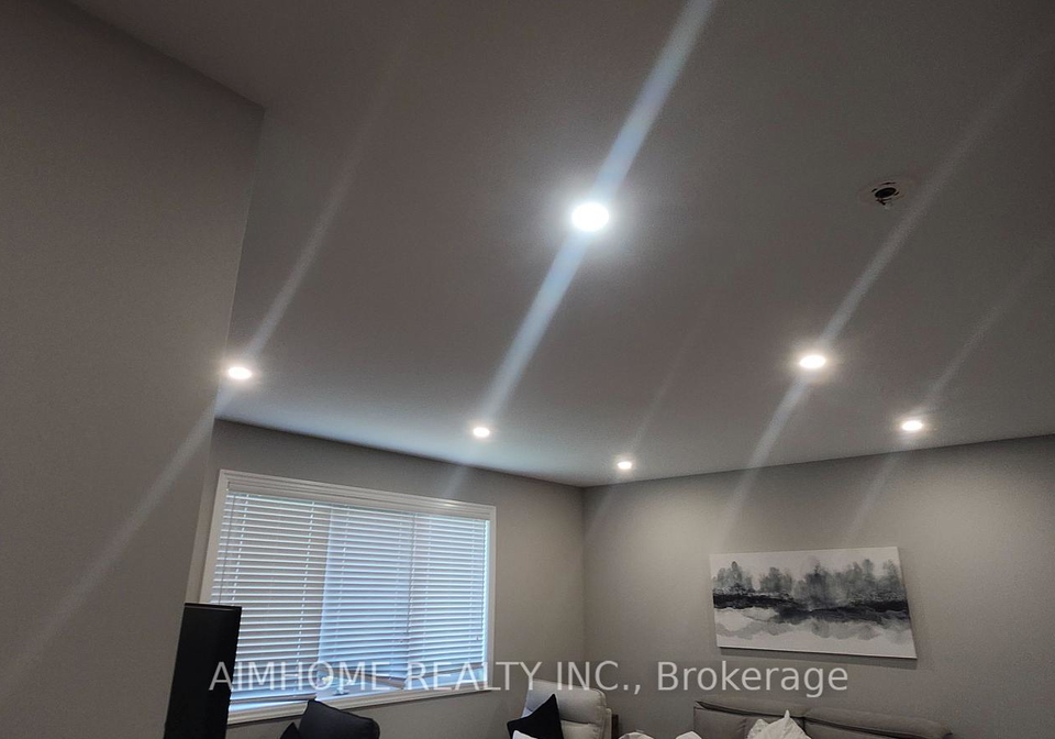 58-major-crescent-aurora-ontario-n13816704