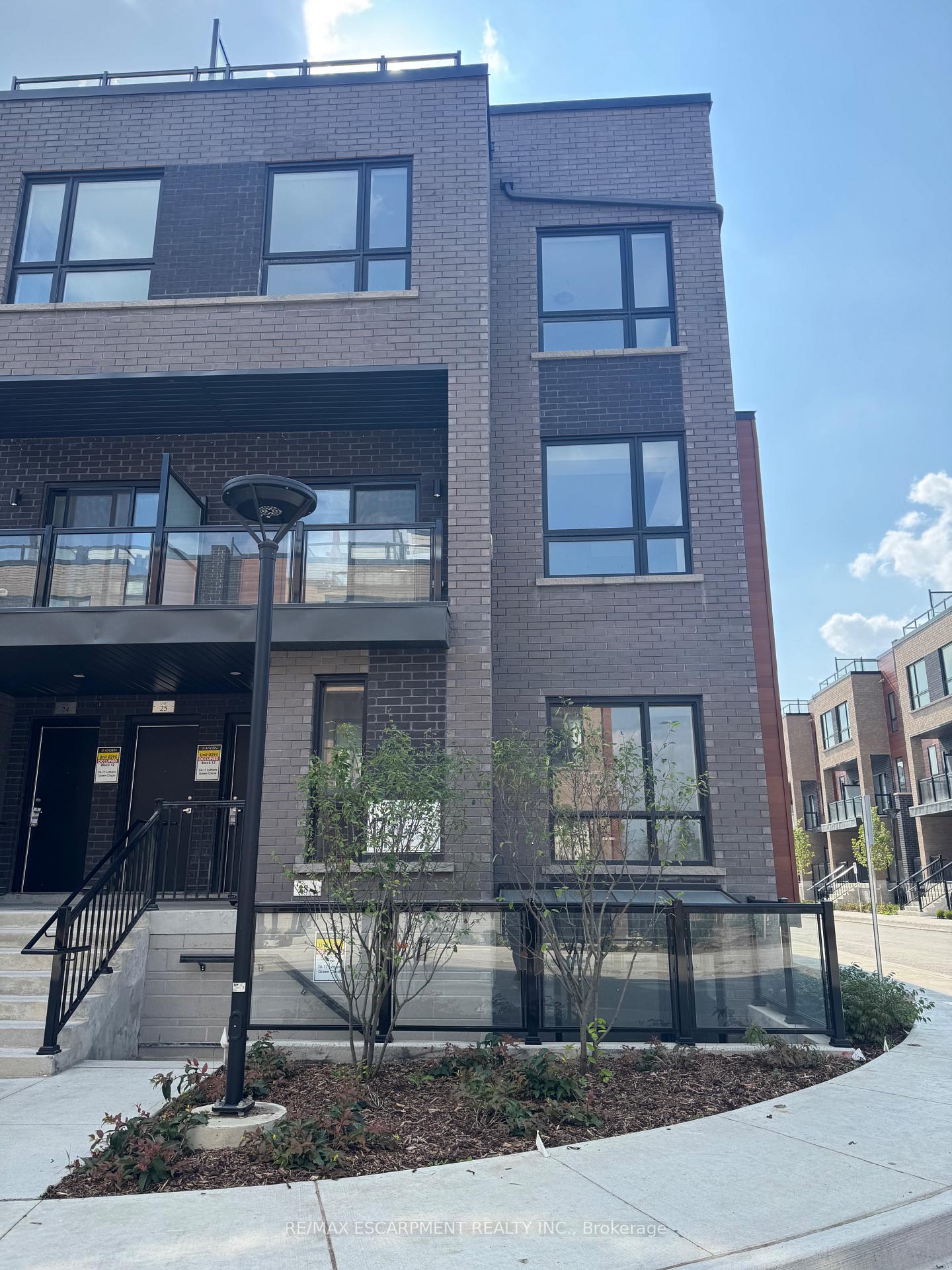 17-lytham-green-circle-newmarket-ontario-n13816928