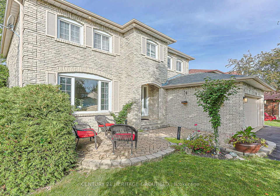 66-howlett-avenue-newmarket-ontario-n13817698