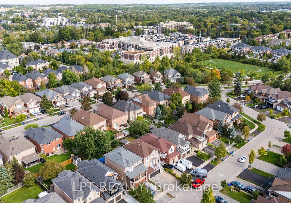 30-snowy-meadow-avenue-richmond-hill-ontario-n13819000