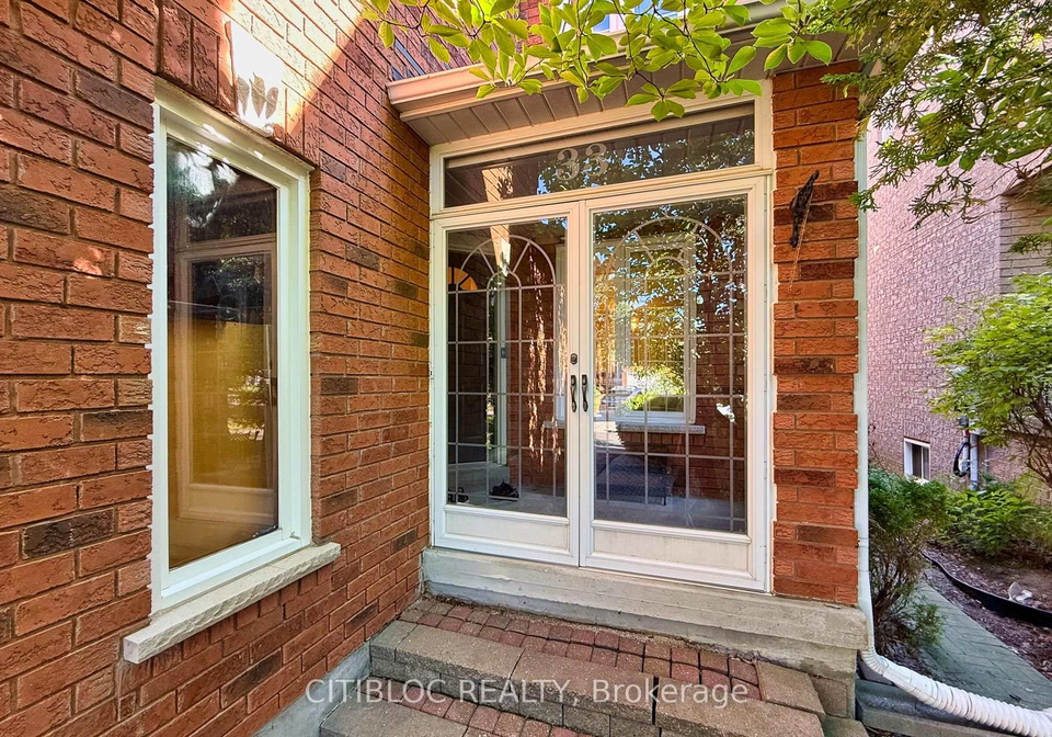 33-desert-view-crescent-richmond-hill-ontario-n13820176