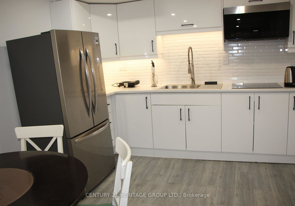 306-salisbury-lane-newmarket-ontario-n13820650