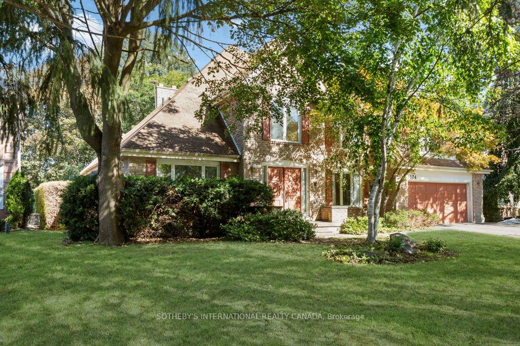104-cambridge-crescent-richmond-hill-ontario-n13823680