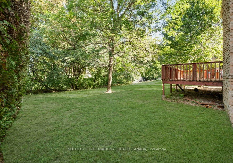 104-cambridge-crescent-richmond-hill-ontario-n13823680