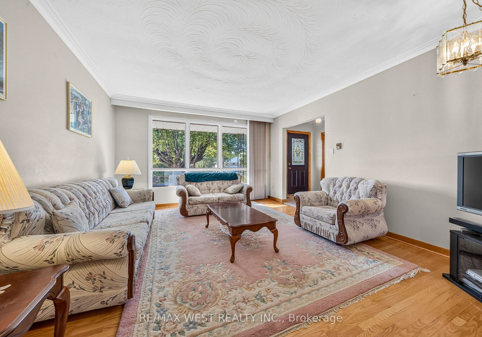 18-pheasant-valley-court-markham-ontario-n13824068