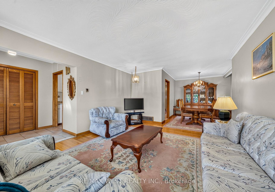 18-pheasant-valley-court-markham-ontario-n13824068