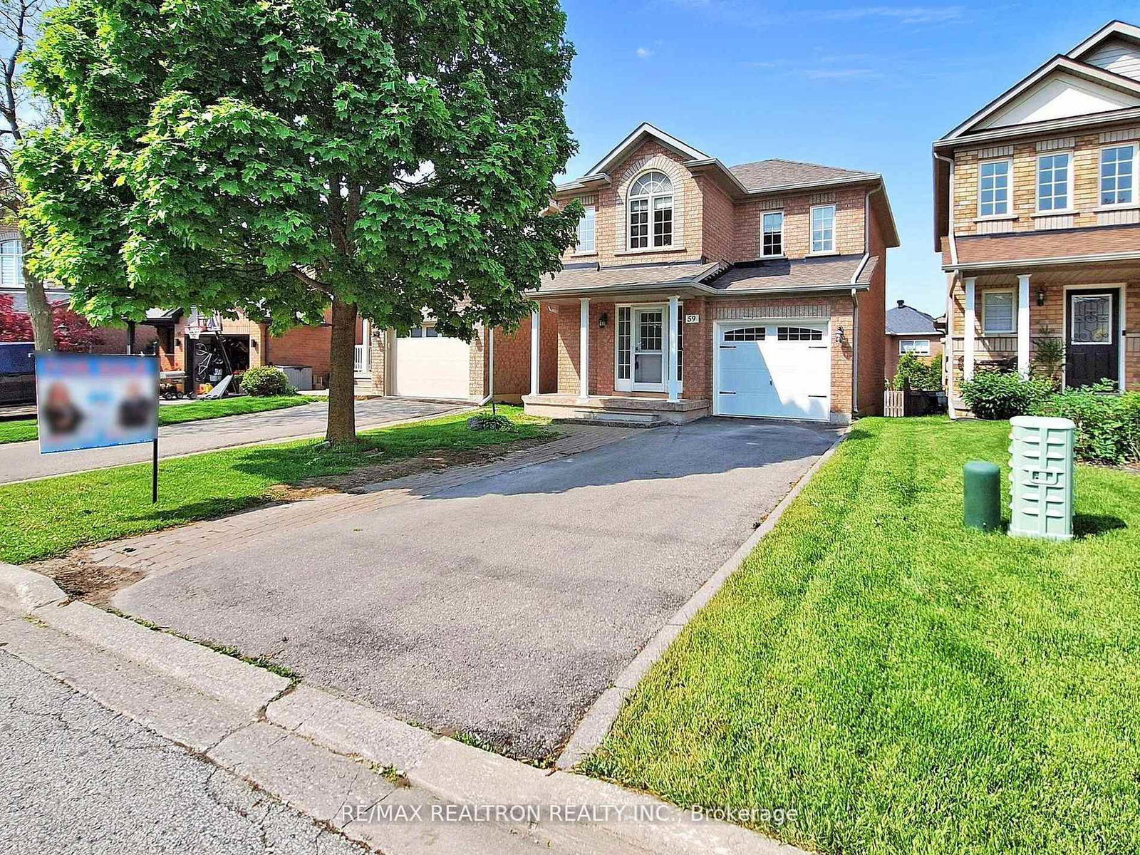 59-goyo-gate-vaughan-ontario-n13826590