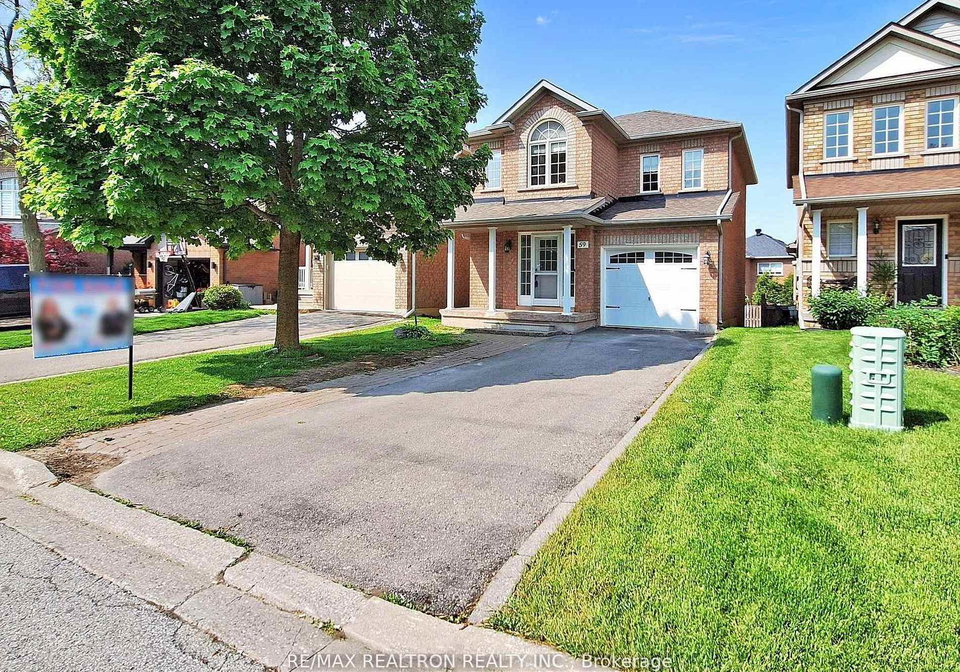 59-goyo-gate-vaughan-ontario-n13826590