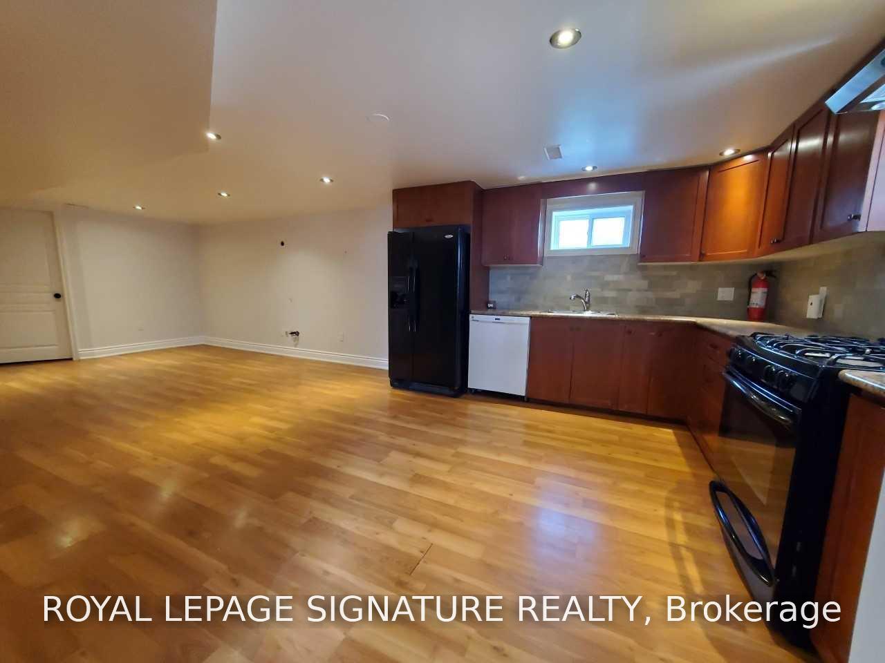 11-patrick-drive-aurora-ontario-n13826604