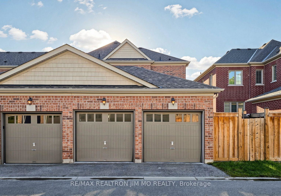 11-carratuck-street-east-gwillimbury-ontario-n13826936