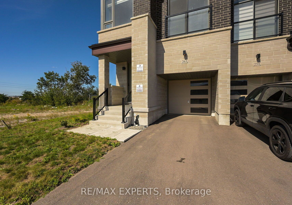 263-tennant-circle-vaughan-ontario-n13827454