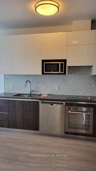 15-water-walk-drive-markham-ontario-n13829746