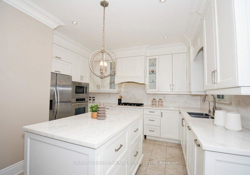 304-tower-hill-road-richmond-hill-ontario-n13831874