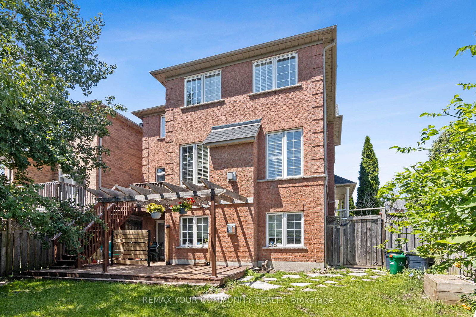 39-lark-crescent-richmond-hill-ontario-n13832382