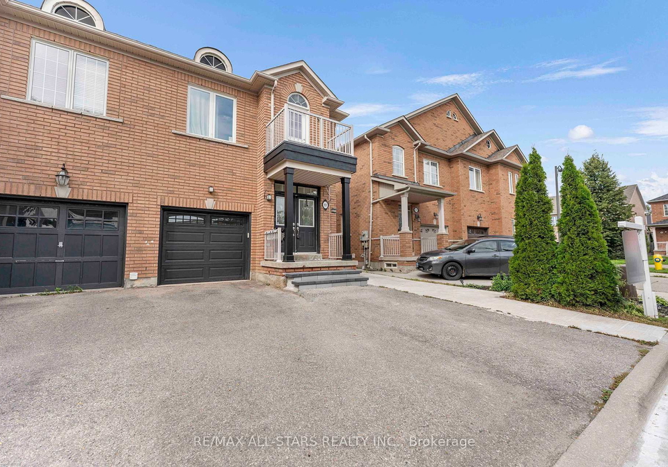 93-arco-circle-vaughan-ontario-n13832848