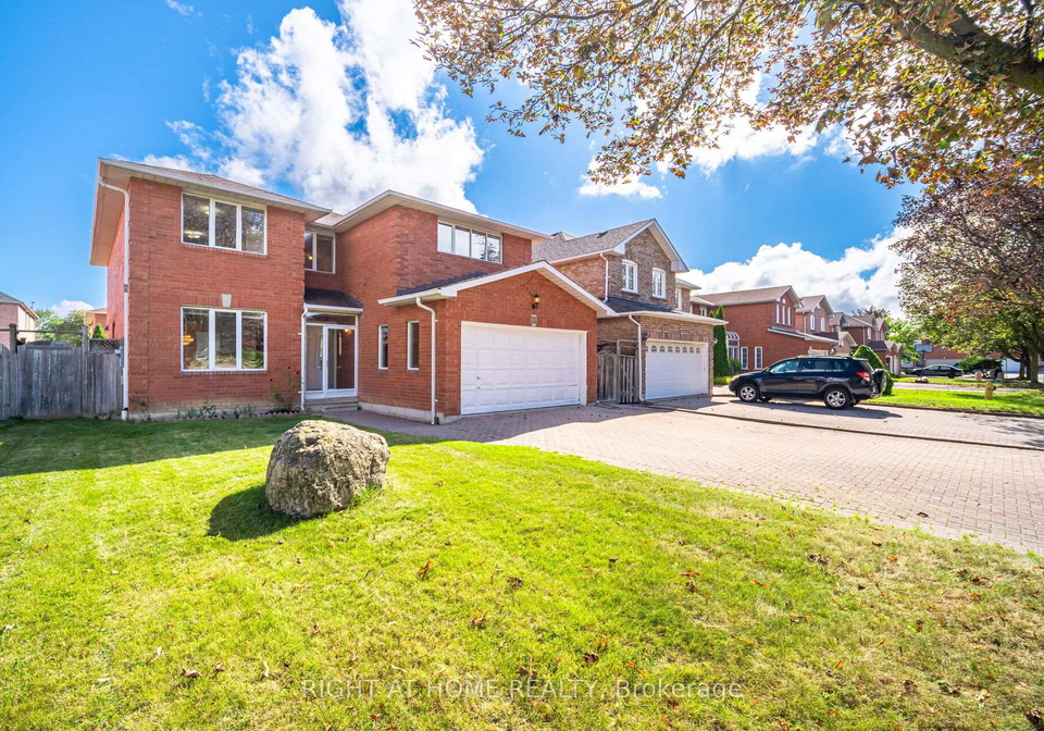11-lynda-mcneil-place-markham-ontario-n13833692