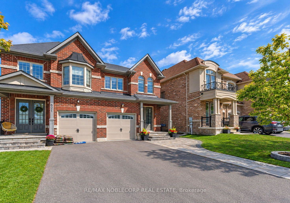 619-sweetwater-crescent-newmarket-ontario-n13833900