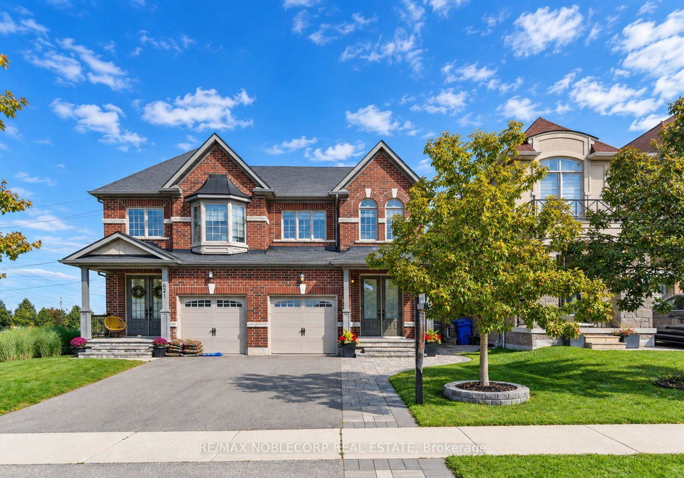 619-sweetwater-crescent-newmarket-ontario-n13833900